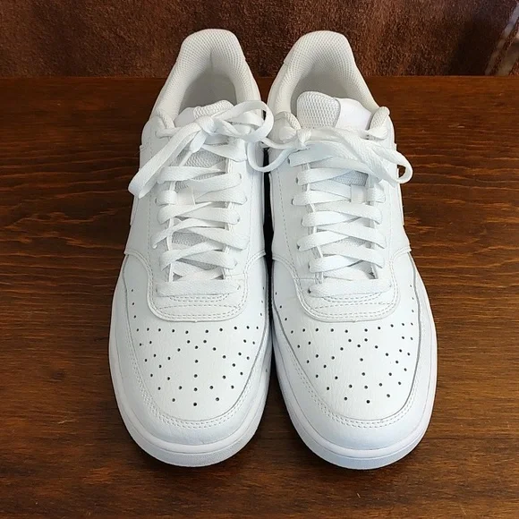 Nike White Lace-Up Sneakers Women's Size 10.5, Like New!!! Worn Once. - Picture 1 of 8
